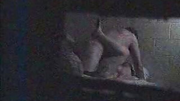 Секс филм одблиску од напалено пиле аматер